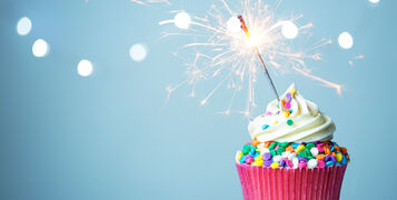 Colorful,Cupcake,With,Sparkler